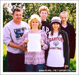 John, Judy, Matt, Michelle, Avril Lavigne + Av lemezszerződése