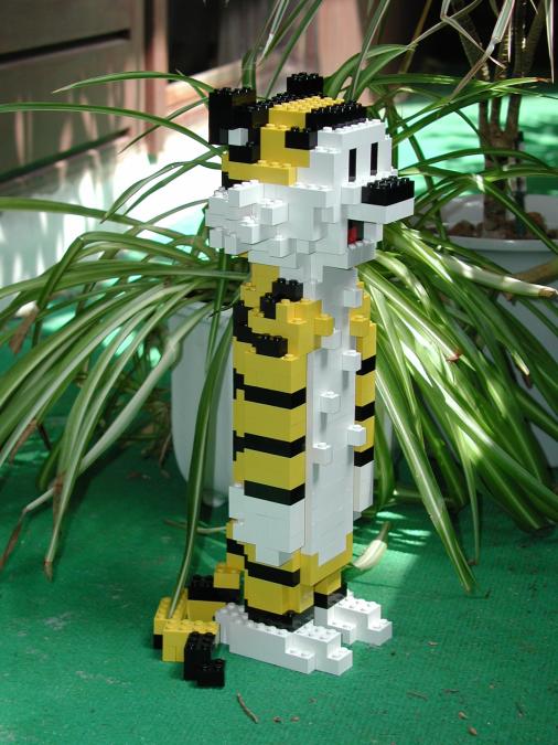 Amint lthatjtok valaki - feltehetleg egy lelkes rajong -  megptette Hubt LEGO-bl! Nem lehetett egyszer, de szerintem na