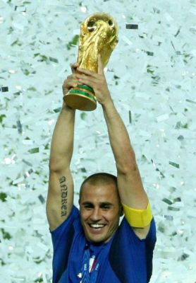 Fabio Cannavaro az aranylabds a vilgbajnoki kupval