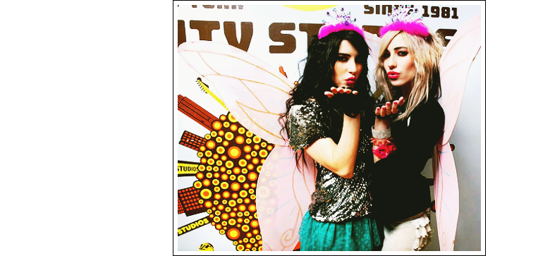Totally Love The Veronicas            • your source for Jess & Lisa
